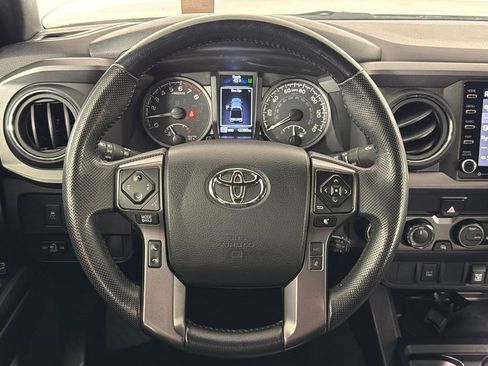 Used 2022 Toyota Tacoma TRD Off-Road AWD/4WD image 23