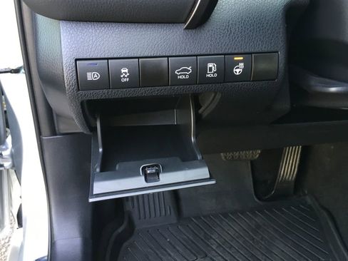 Used 2024 Toyota Camry SE FWD image 17