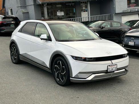 Used 2024 Hyundai Ioniq 5 Limited image 3