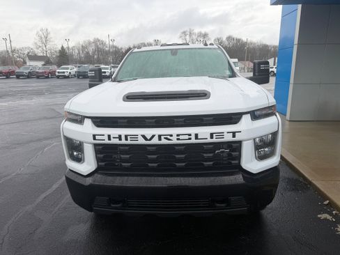 Used 2021 Chevrolet Silverado 2500 Custom w/ Custom Value Package image 11