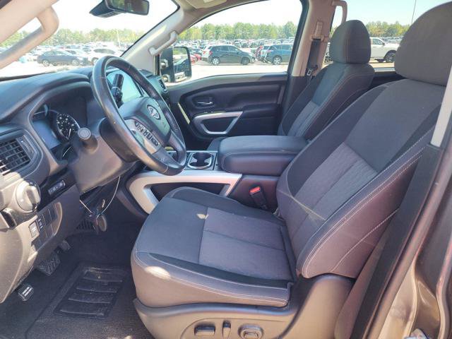 Used 2024 Nissan Titan SV w/ SV Convenience Package RWD image 11