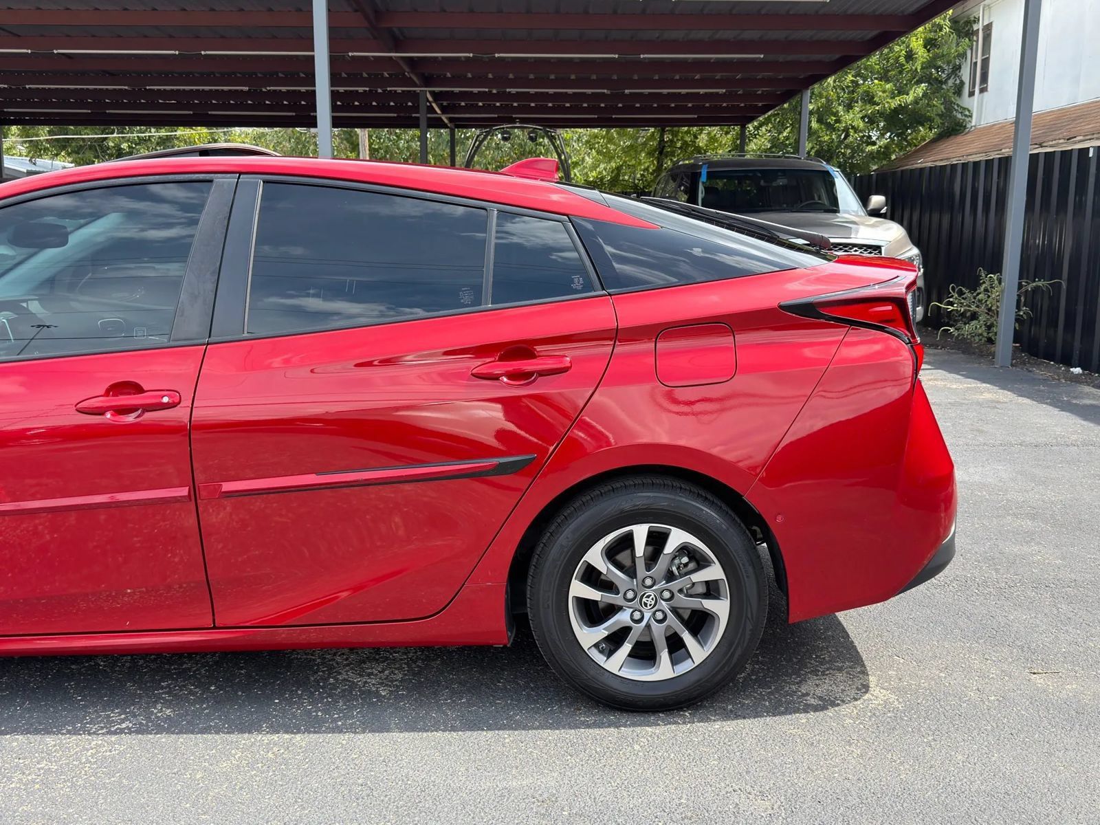 Used 2019 Toyota Prius Limited w/ Premium Convenience Package FWD image 8