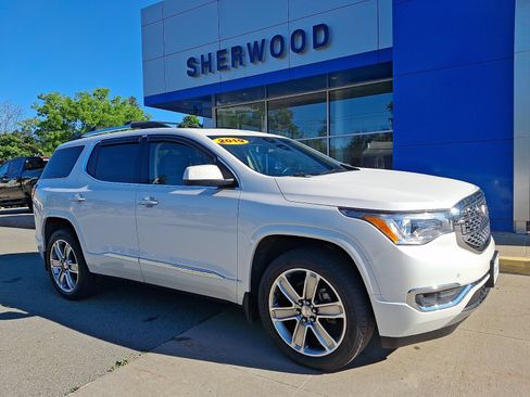 Used 2019 GMC Acadia Denali w/ Technology Package AWD/4WD image 1