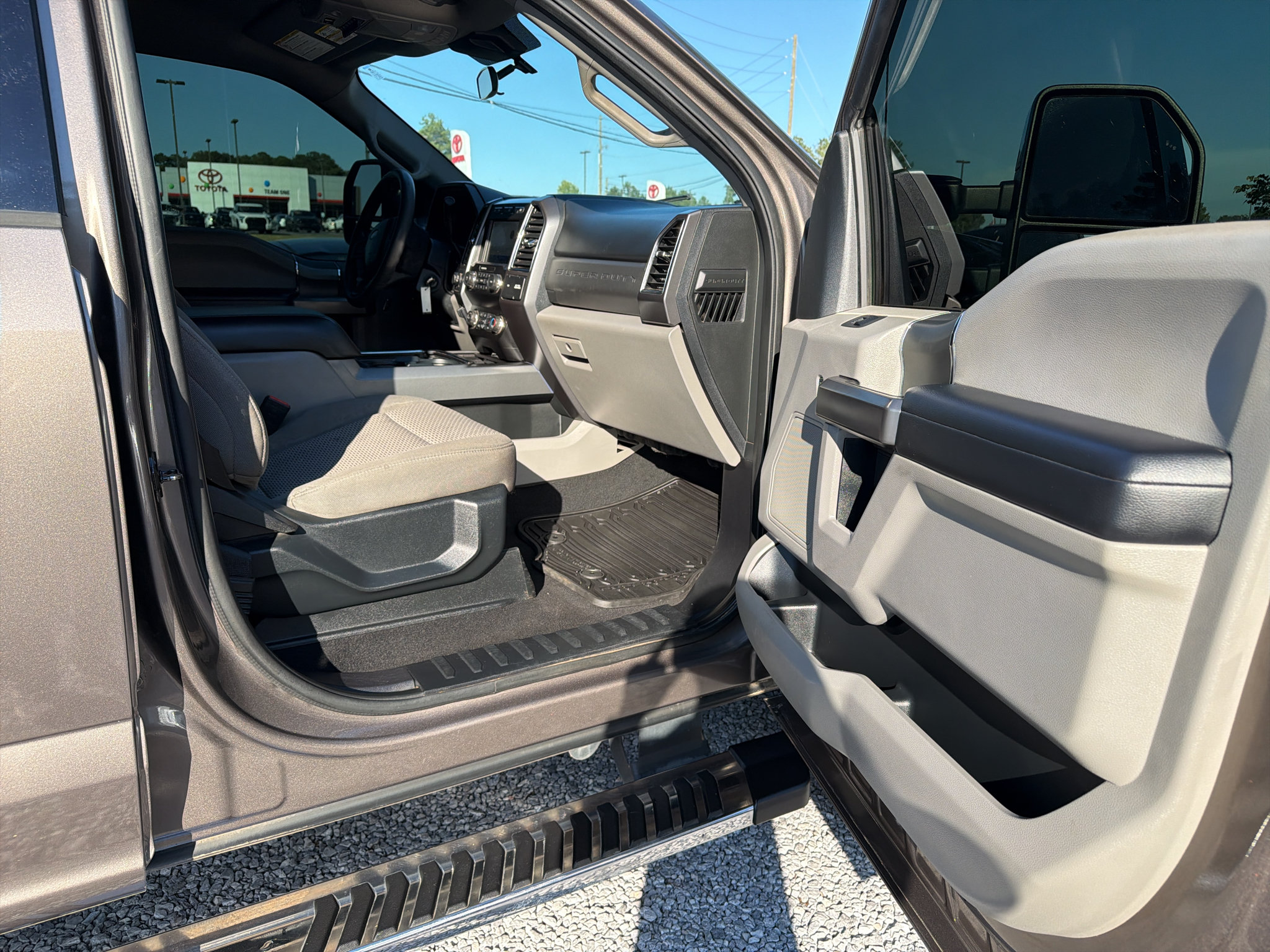 Used 2020 Ford F250 XLT w/ XLT Premium Package AWD/4WD image 24