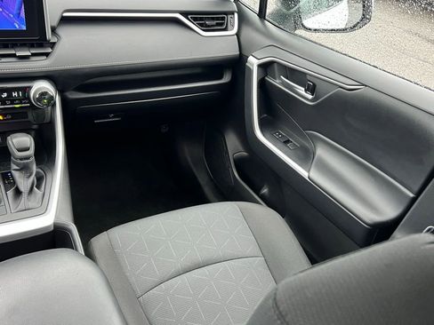 Certified 2025 Toyota RAV4 XLE AWD/4WD image 15