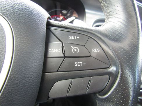 Used 2017 Dodge Charger R/T image 32