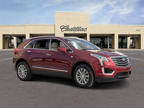 Used 2018 Cadillac XT5 Luxury w/ Driver Awareness Package image 3