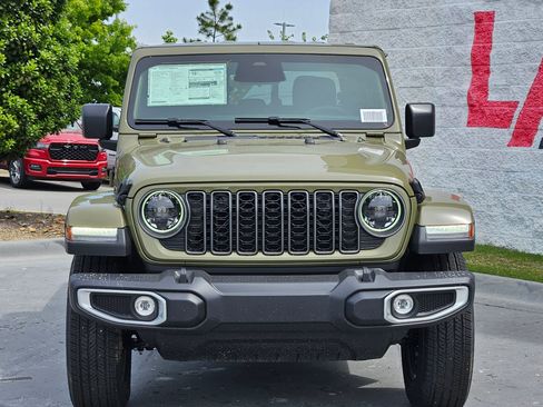 New 2026 Jeep Gladiator Sport image 2