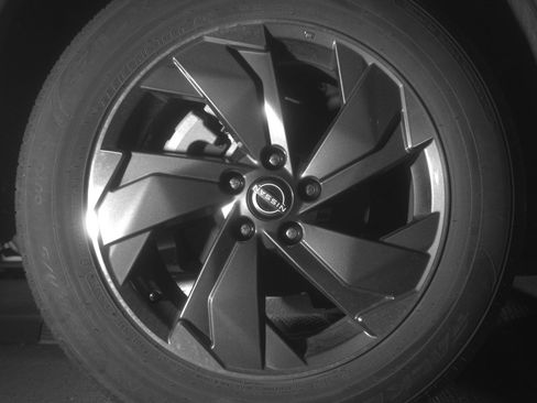 Used 2025 Nissan Rogue SV image 15