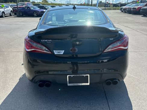 Used 2015 Hyundai Genesis 3.8 image 7