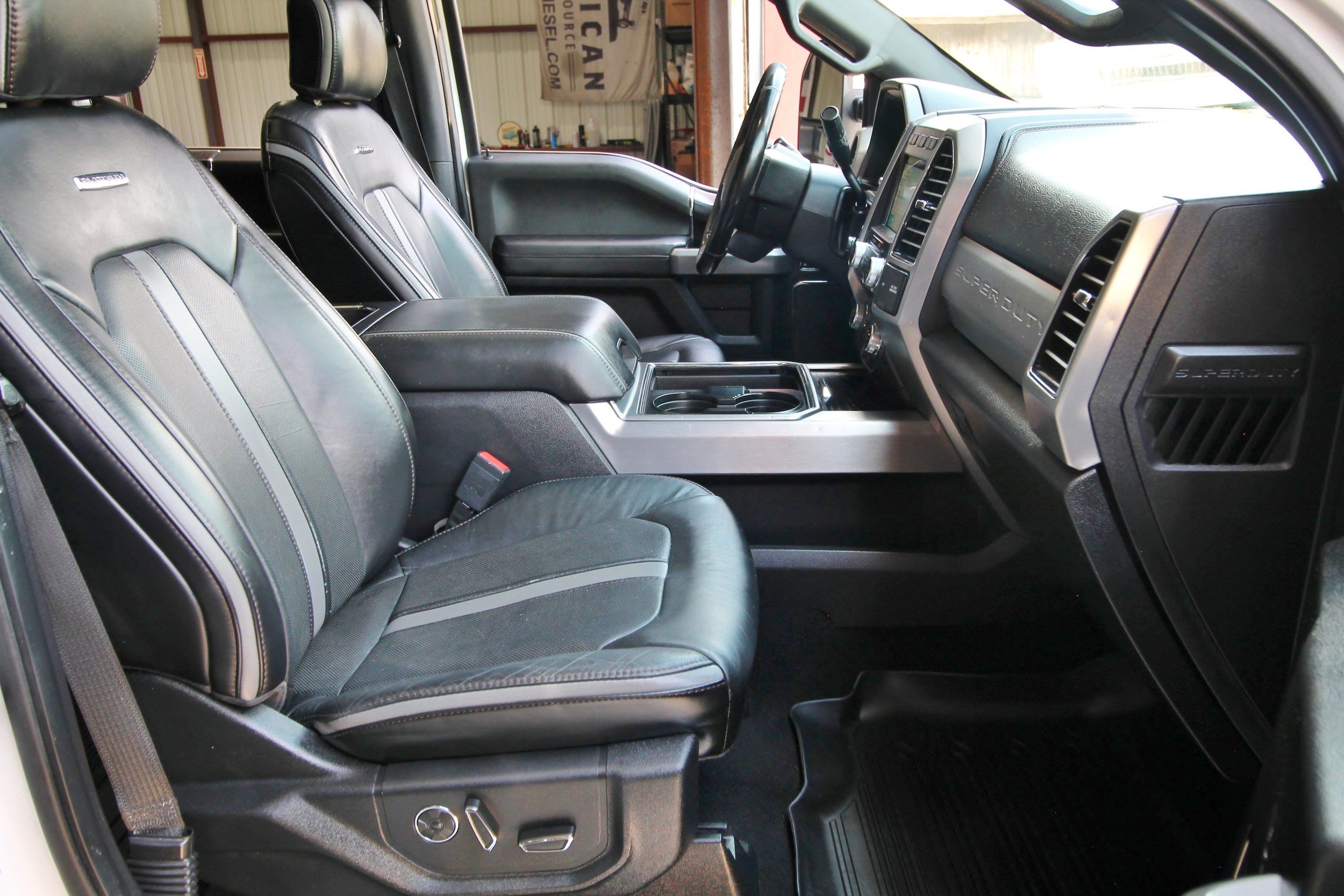 Used 2019 Ford F350 Platinum w/ Platinum Ultimate Package AWD/4WD image 44