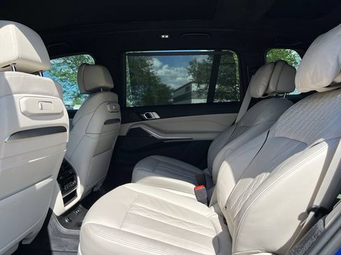 Used 2025 BMW X7 M60i AWD/4WD image 20