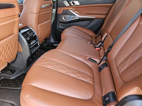 Used 2023 BMW X7 M60i w/ Executive Package image 30