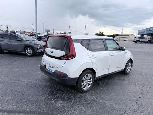 Used 2021 Kia Soul LX FWD image 3