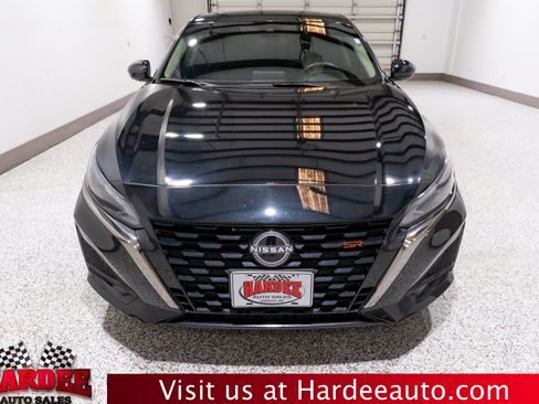 Used 2024 Nissan Altima 2.5 SR AWD/4WD image 7