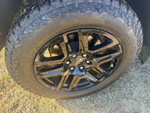 Used 2021 Chevrolet Silverado 1500 LT Trail Boss w/ LPO, Dark Essentials Package image 33