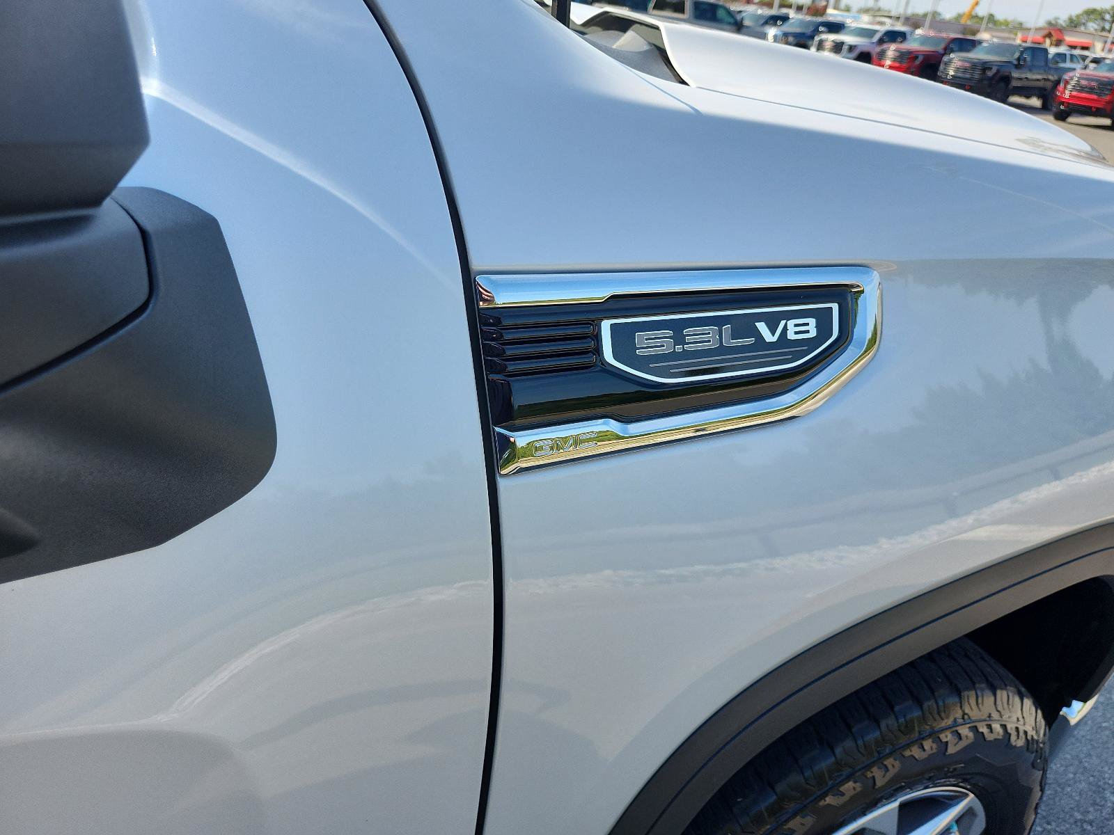 Used 2023 GMC Sierra 1500 SLT w/ SLT Premium Package AWD/4WD image 9