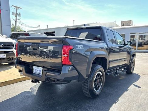Used 2024 Toyota Tacoma TRD Off-Road AWD/4WD image 10