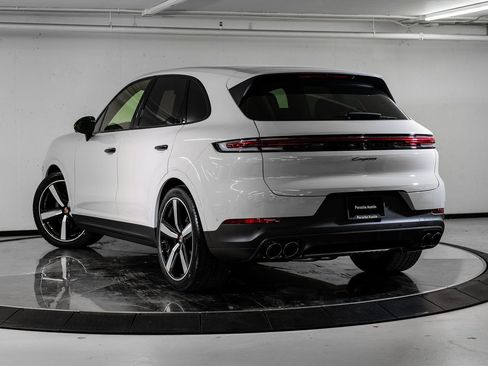 New 2026 Porsche Cayenne image 3