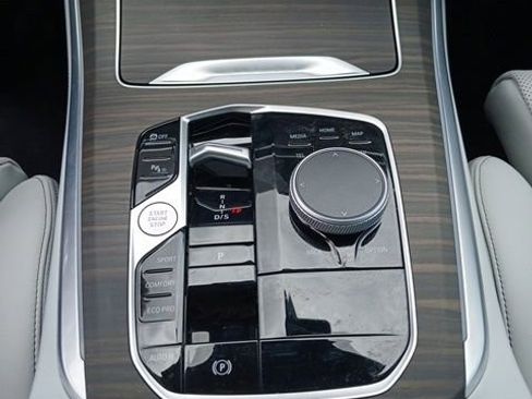 Certified 2025 BMW X5 sDrive40i w/ Climate Comfort Package RWD image 21