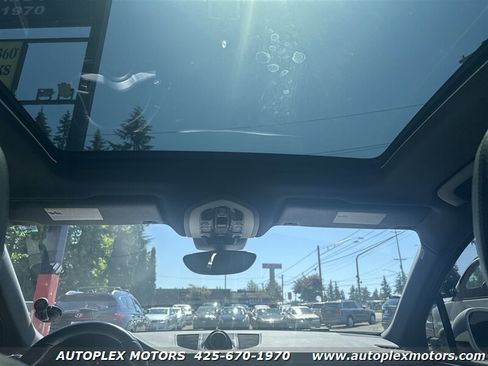 Used 2017 Porsche Macan image 20