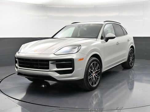 New 2026 Porsche Cayenne S image 6