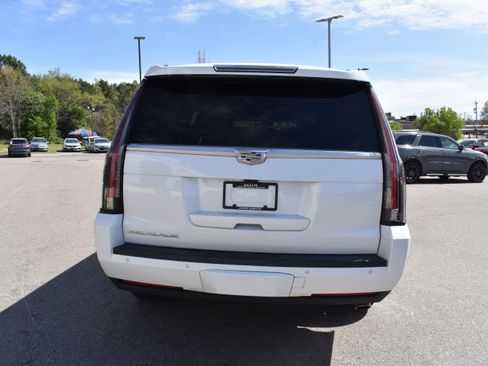 Used 2019 Cadillac Escalade ESV Premium Luxury w/ LPO, Radiant Package image 8
