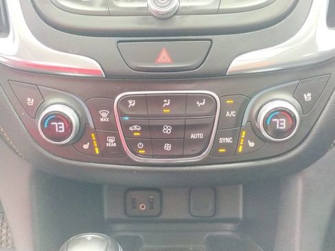 Used 2018 Chevrolet Equinox Premier image 42