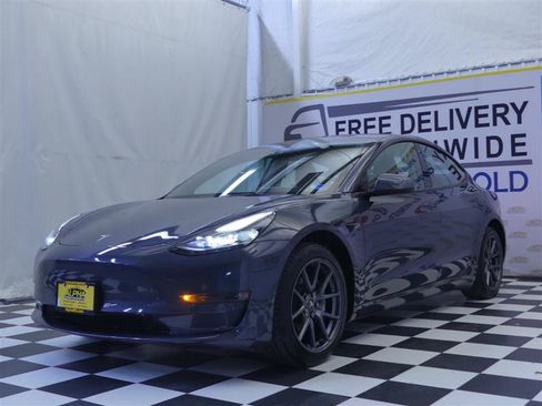 Used 2023 Tesla Model 3 Standard Range RWD image 3