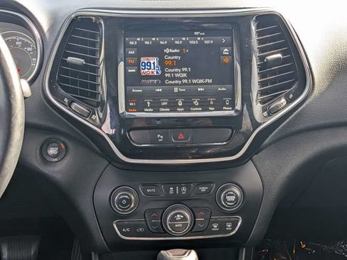 Used 2019 Jeep Cherokee Limited AWD/4WD image 18