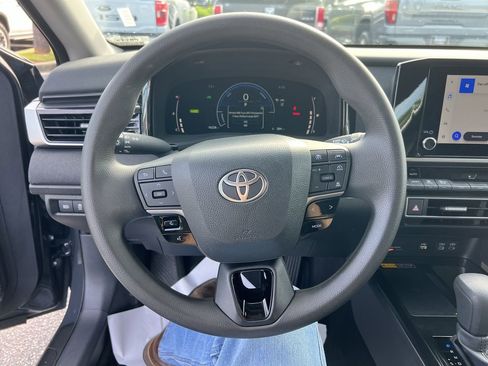 Used 2026 Toyota Camry LE FWD image 18
