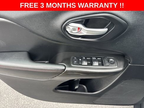 Used 2014 Jeep Cherokee Trailhawk w/ Technology Group AWD/4WD image 12