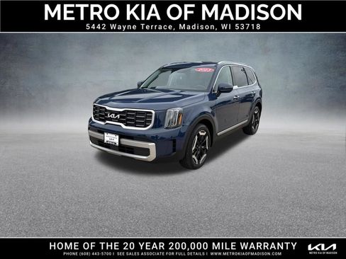 Used 2023 Kia Telluride S AWD/4WD image 1