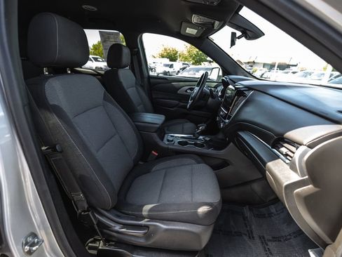 Used 2022 Chevrolet Traverse LT AWD/4WD image 27