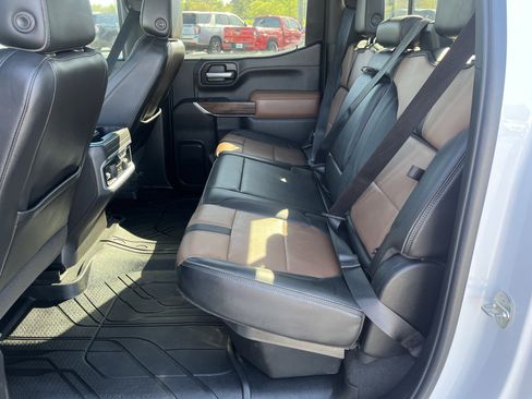 Used 2021 Chevrolet Silverado 1500 High Country w/ Technology Package image 38