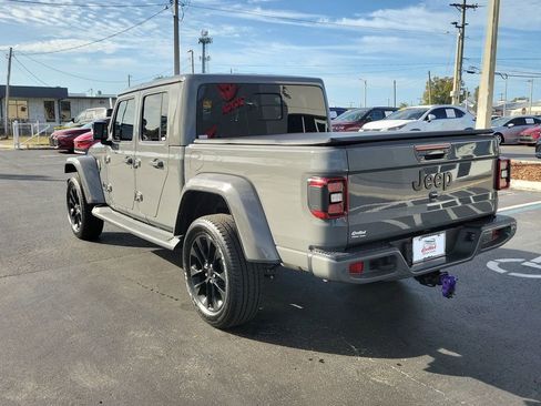 Used 2022 Jeep Gladiator Overland image 4