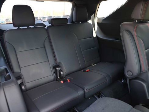 Used 2026 Chevrolet Traverse RS w/ LPO, Floor Liner Package AWD/4WD image 14