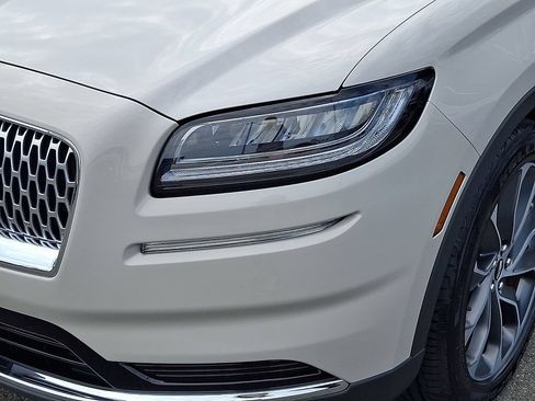 Used 2022 Lincoln Nautilus Reserve w/ Luxury Package AWD/4WD image 9