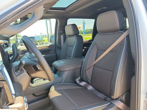 New 2026 GMC Sierra 2500 Denali w/ Denali Reserve Package AWD/4WD image 12