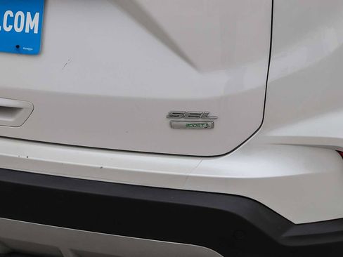 Used 2019 Ford Edge SEL w/ Equipment Group 201A FWD image 9
