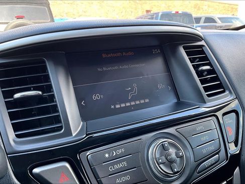 Used 2020 Nissan Pathfinder S FWD image 30