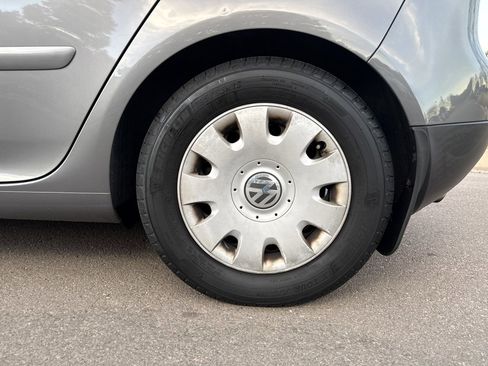 Used 2008 Volkswagen Rabbit S image 32