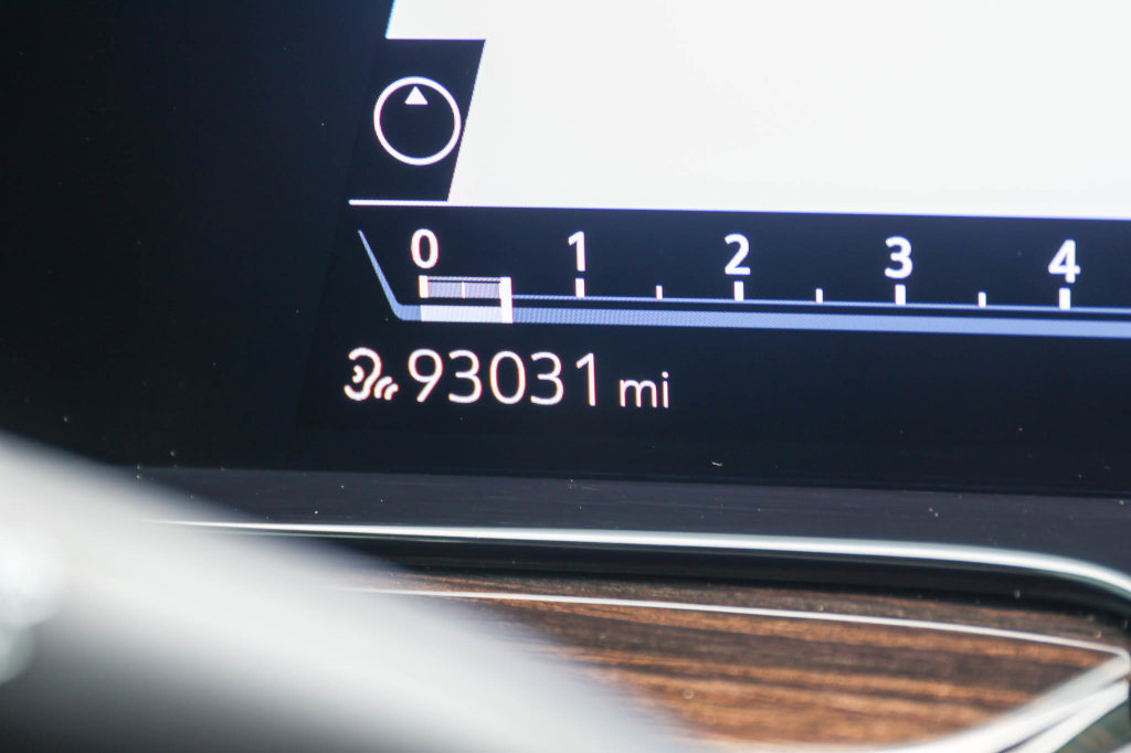 Used 2023 Cadillac Escalade Premium Luxury RWD image 41