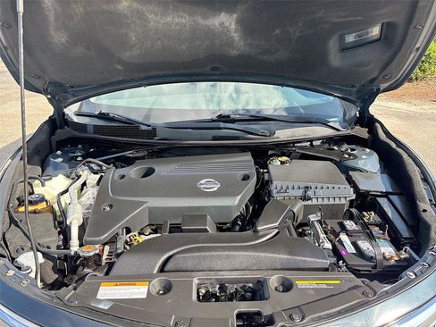 Used 2014 Nissan Altima 2.5 SV w/ Convenience Package image 32