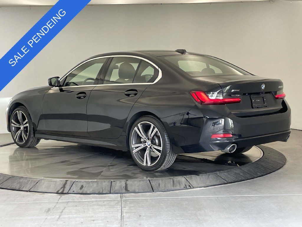 Used 2024 BMW 330i xDrive Sedan w/ Premium Package AWD/4WD image 3