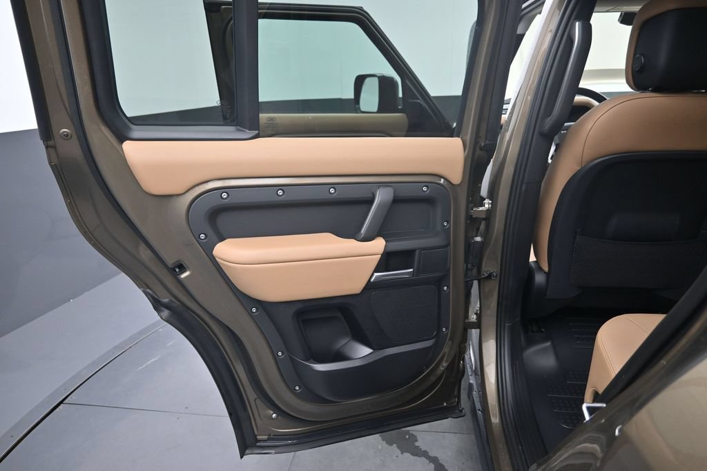 Used 2025 Land Rover Defender 110 S AWD/4WD image 19