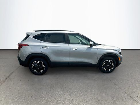 Certified 2025 Kia Seltos EX FWD image 8