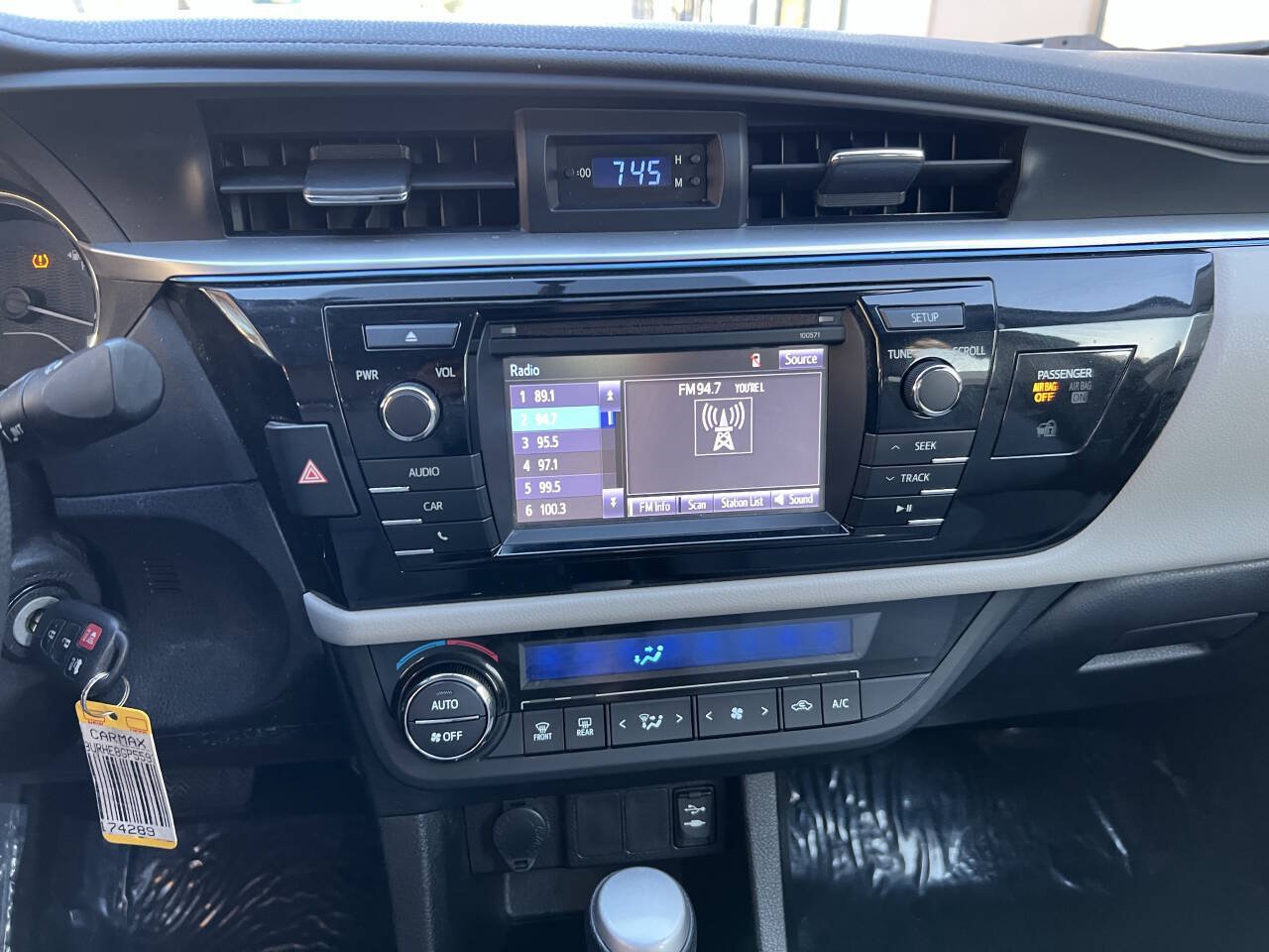 Used 2016 Toyota Corolla LE FWD image 17