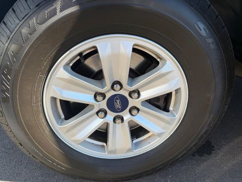 Used 2016 Ford F150 XLT image 23