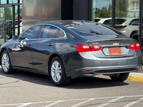 Used 2018 Chevrolet Malibu LT FWD image 7